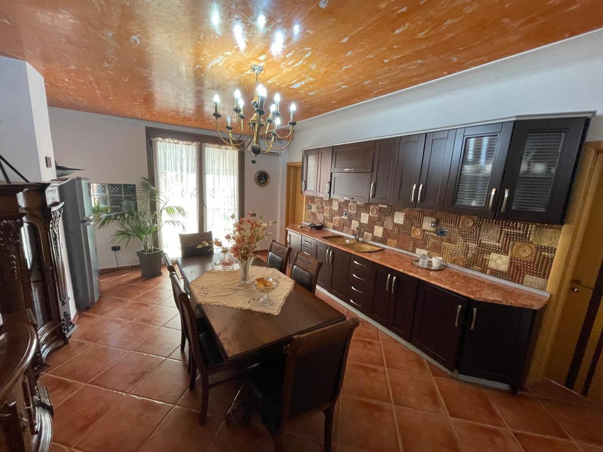 Venus - Cozy Apt With Terrace Vlore Exterior photo